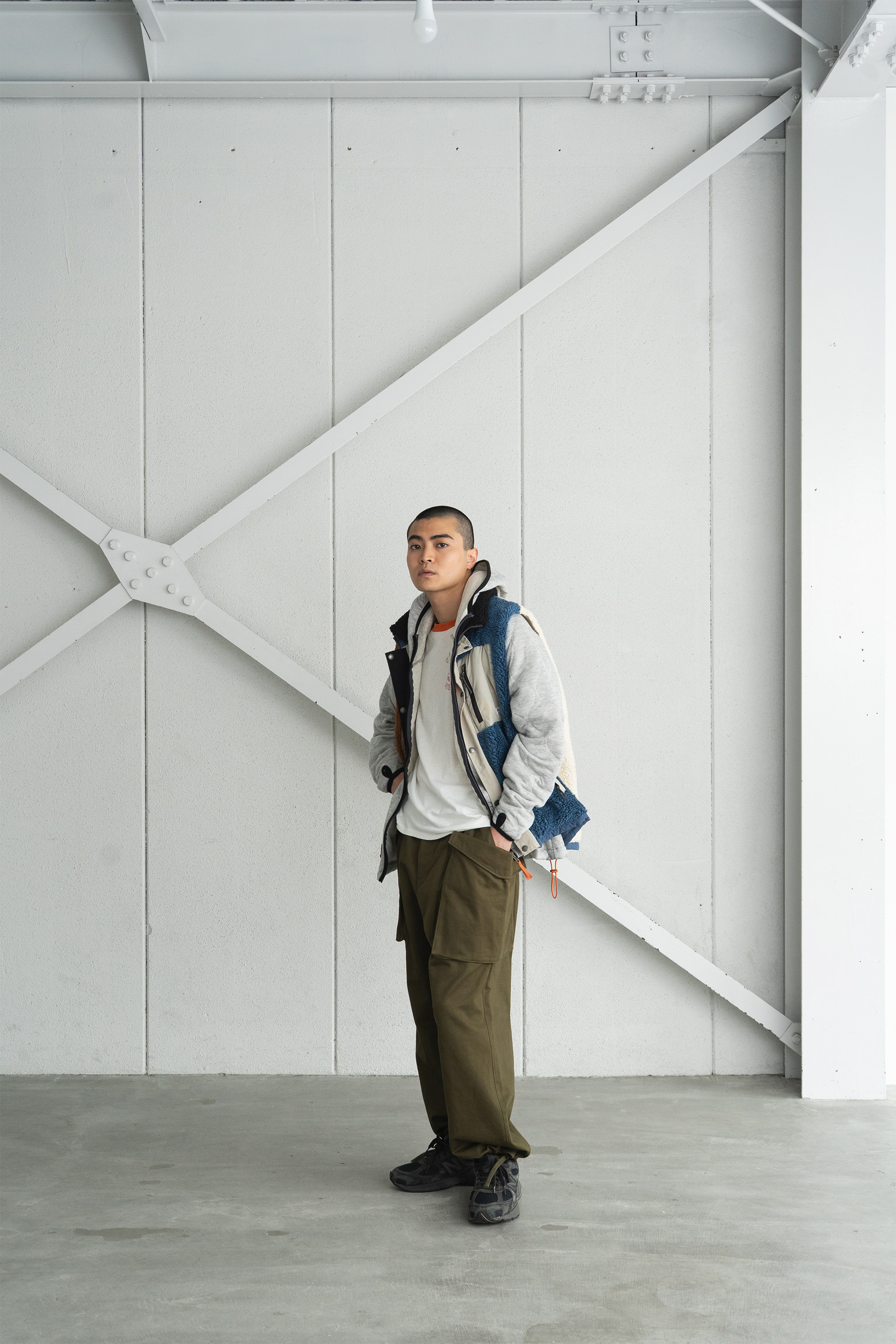 LOOK 01